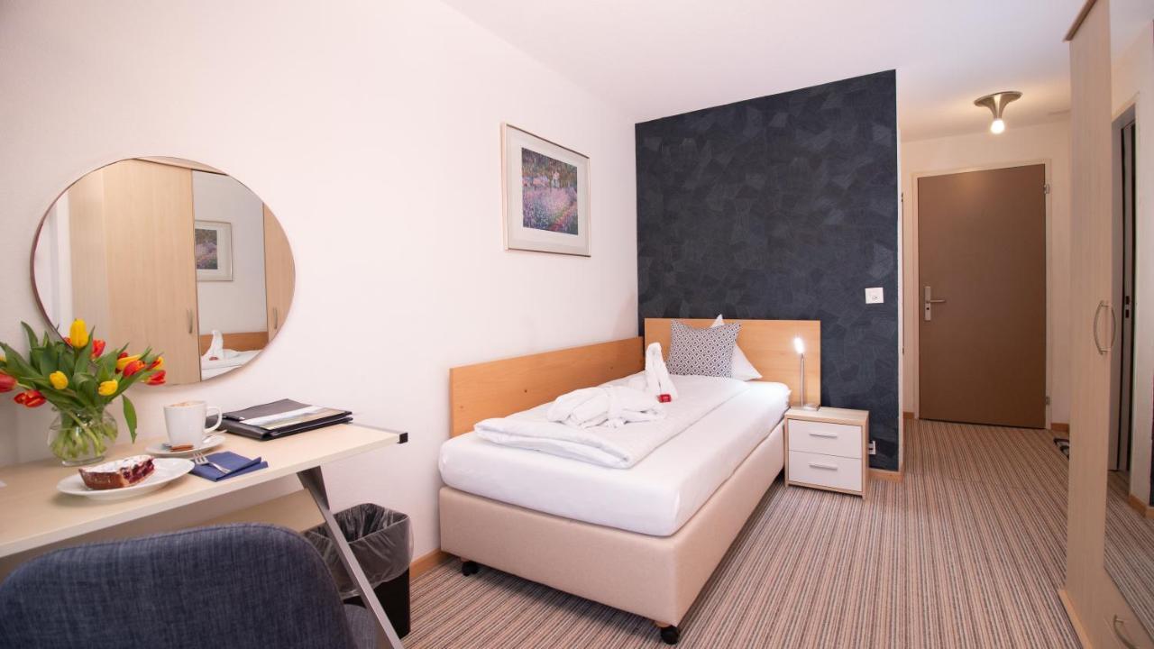 Park - Hotel Inseli Romanshorn Exterior foto